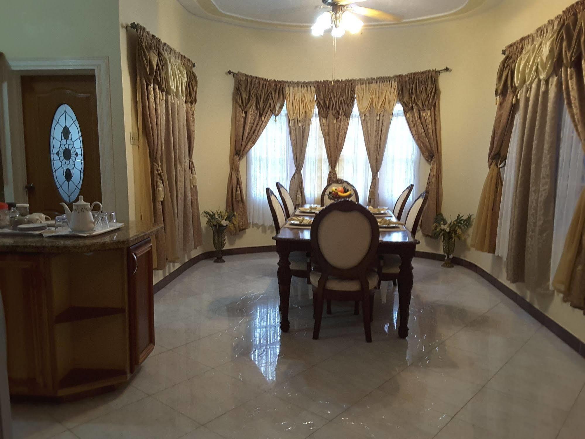 Cazwin Villas Montego Bay Exterior foto
