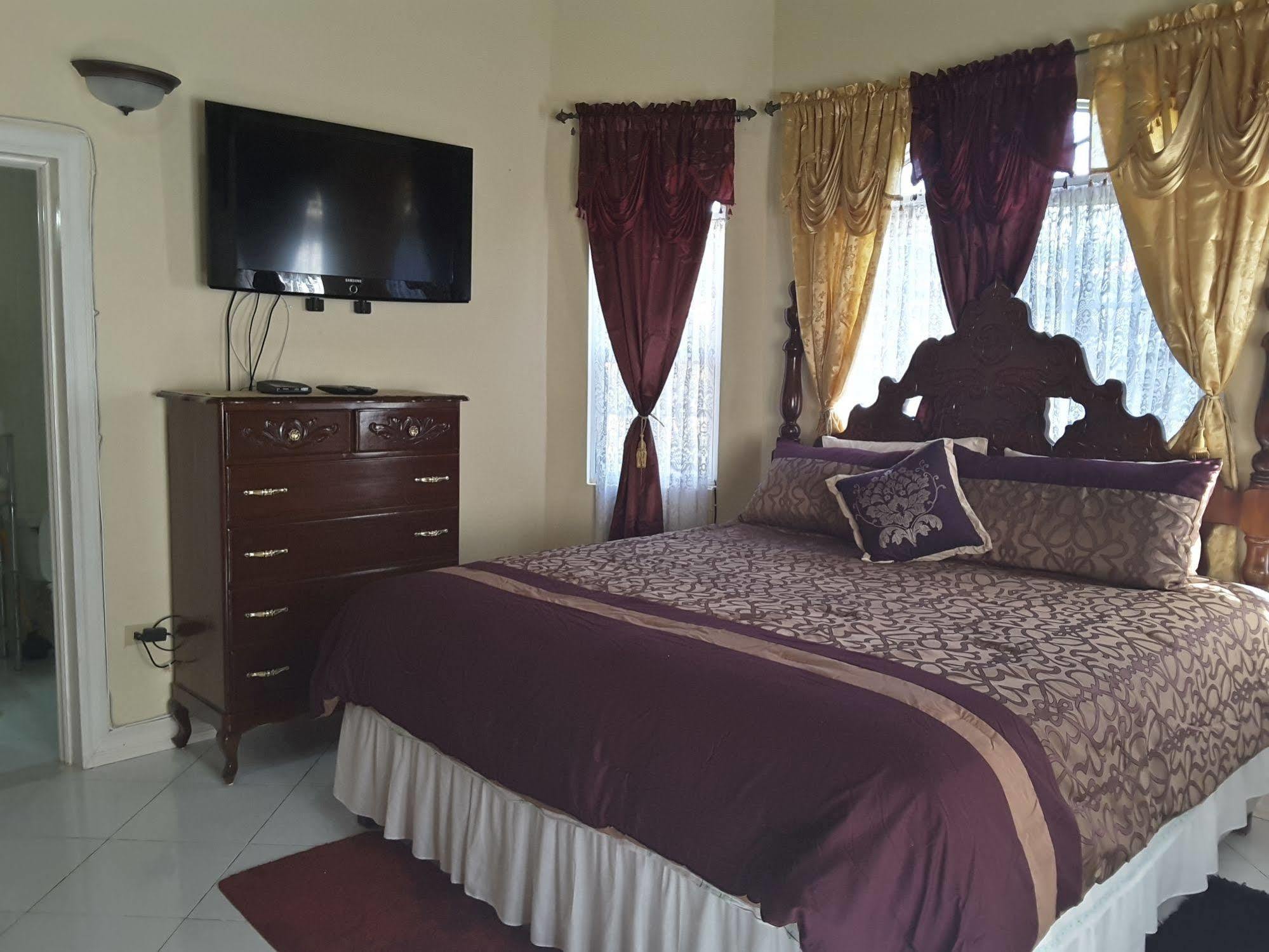 Cazwin Villas Montego Bay Exterior foto